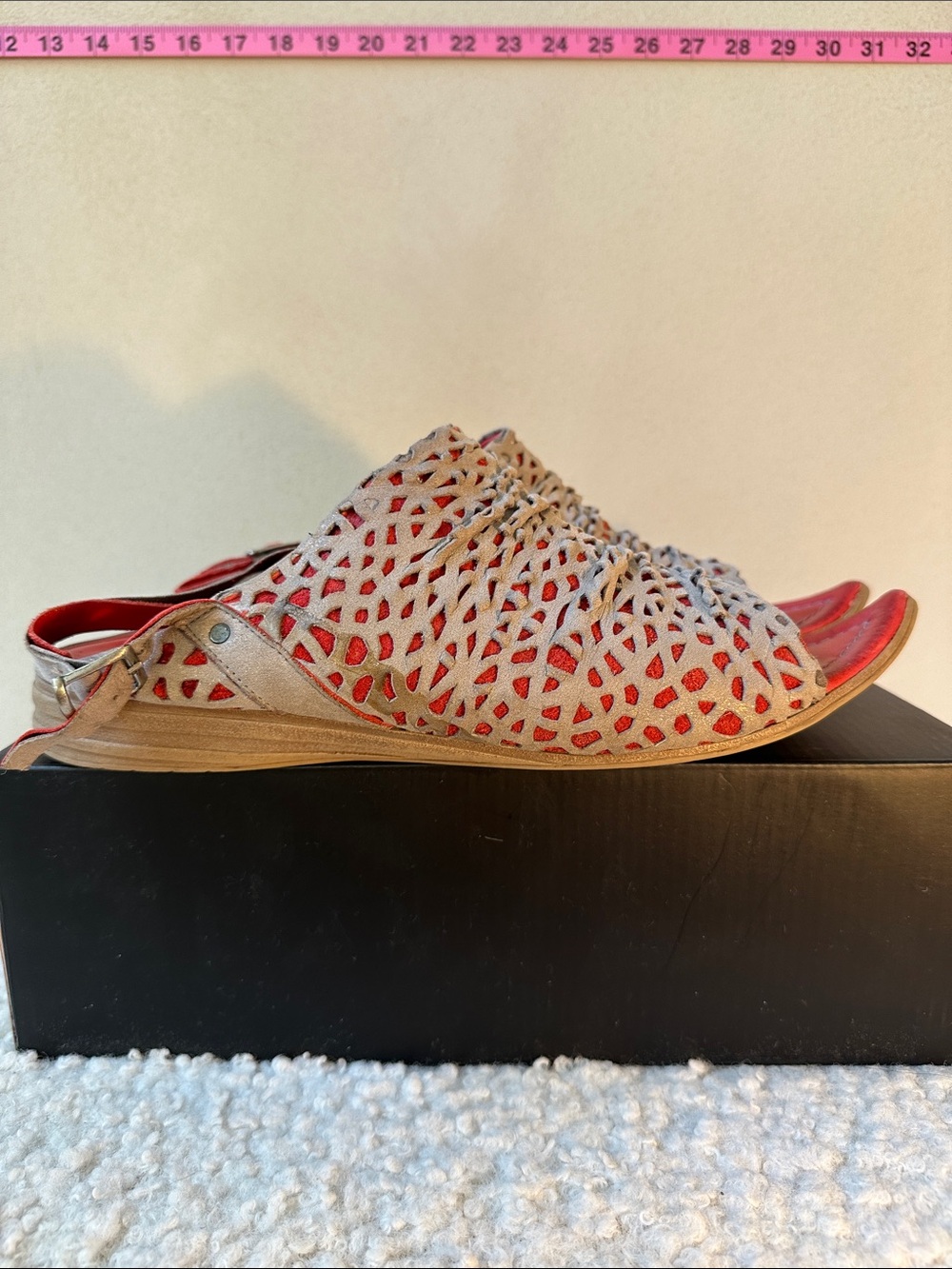 Bueno Premium Women's Beige and Red Cutout Slingback Sandals
